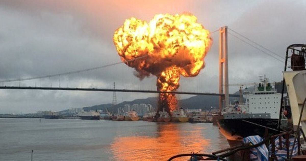 South Korea tanker oil fire: Sailor fighting for life and 9injured in huge blast. 